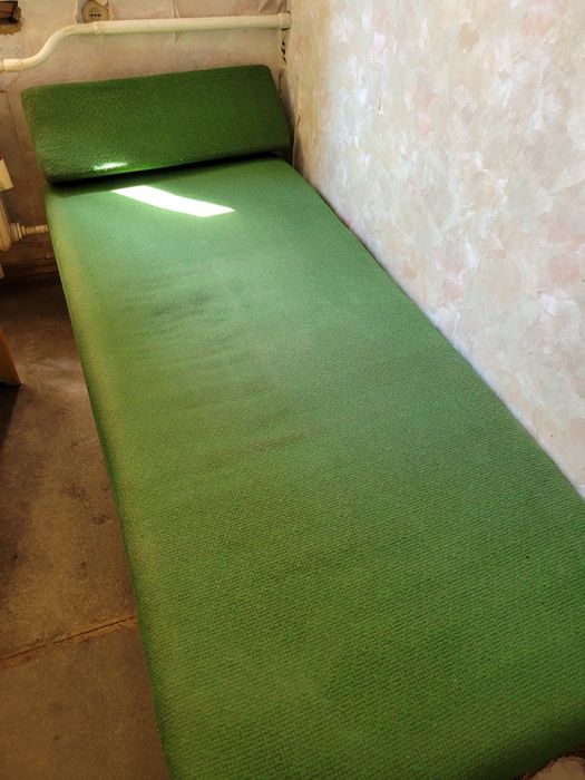 Ліжко-софа з нішою для зберігання