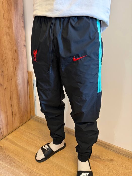 Nike spodnie liverpool.