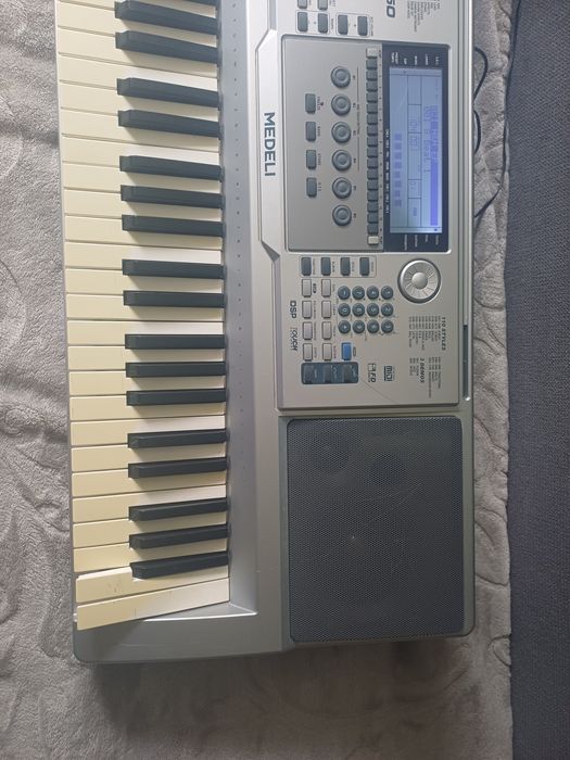 Продам синтезатор MEDELI mc850