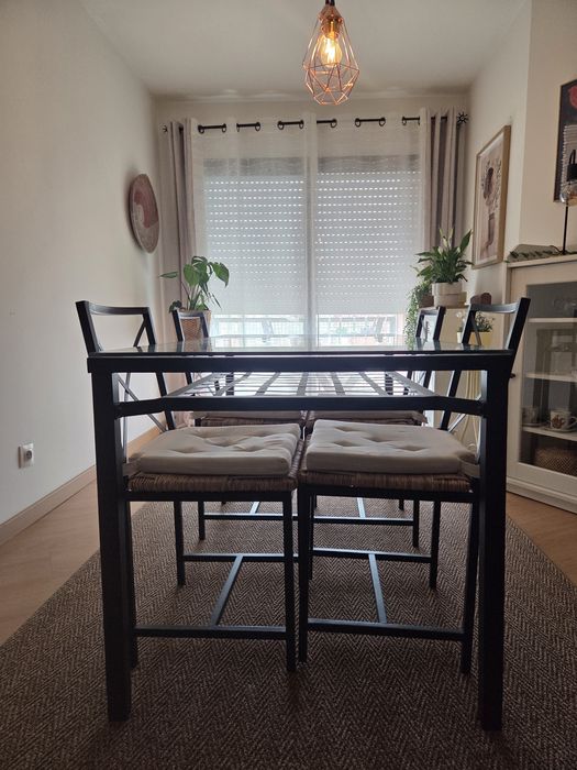 Mesa ikea + 4 cadeiras