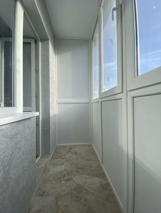 Продам 2х квартиру з новим ремонтом - View 2