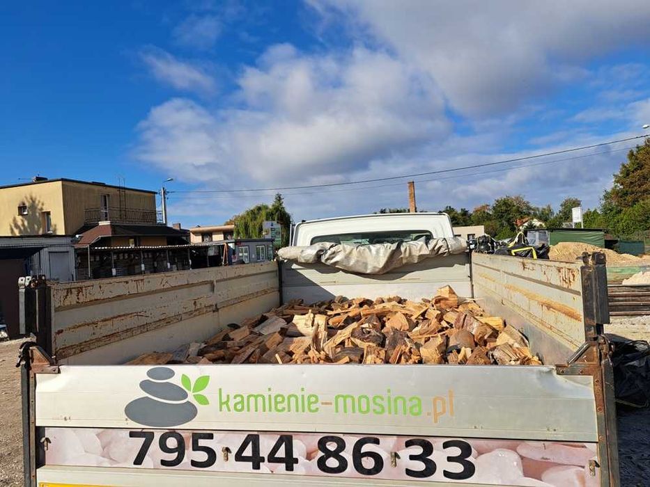 drewno opałowe iglaste, sosna sucha ułożona