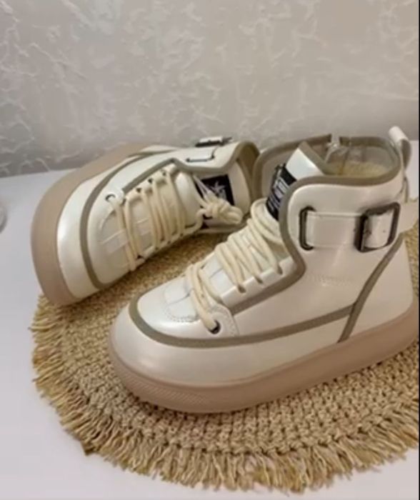 Зимові чоботи черевики