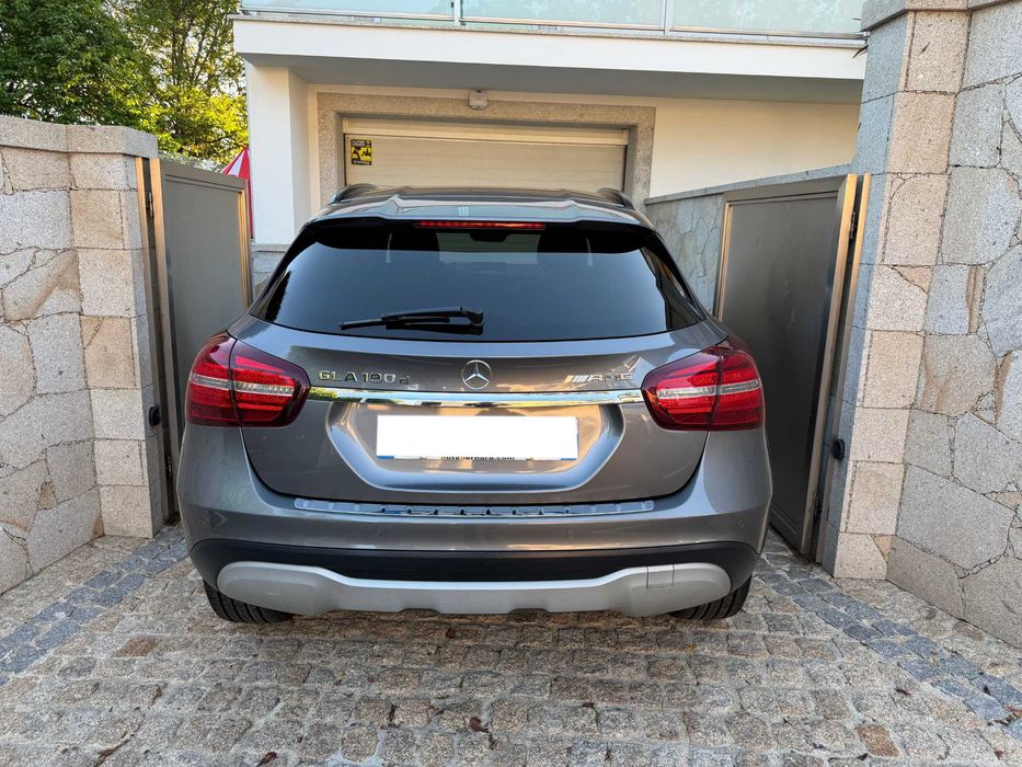 Mercedes -Benz GLA 180d Peak Edition