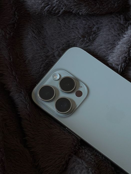 iPhone 15 Pro APPLE (6.1'' - 128 GB - Titânio Natural)