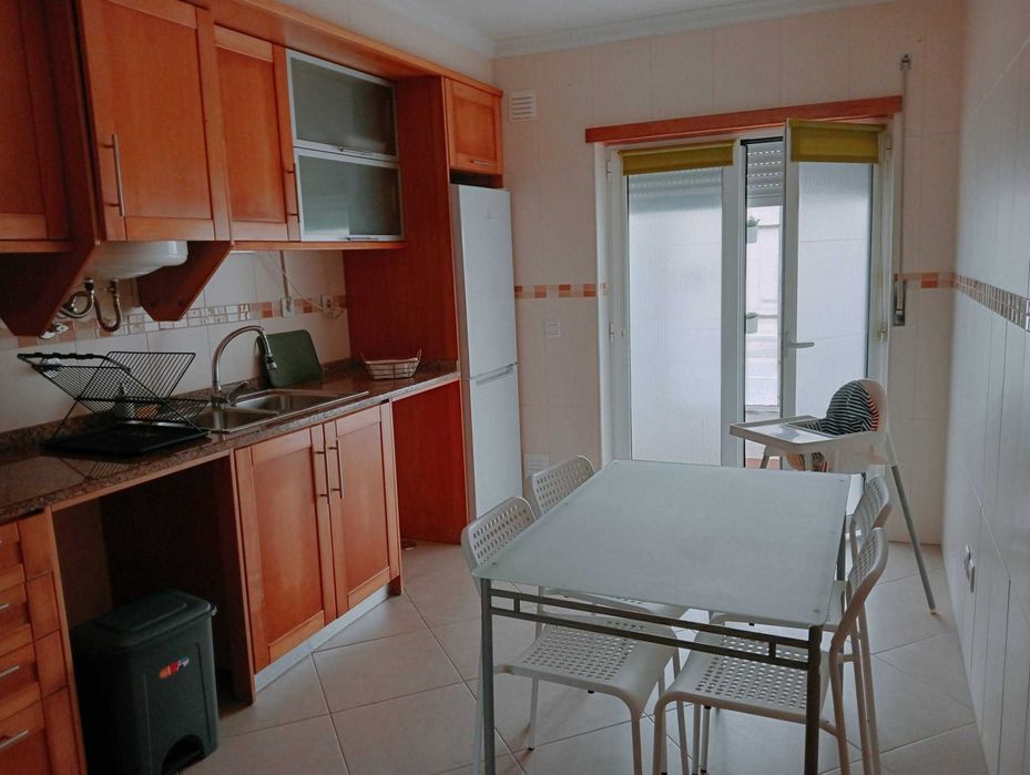 Aluga-se apartamento T2
