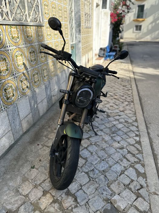 Benelli Leoncino 125