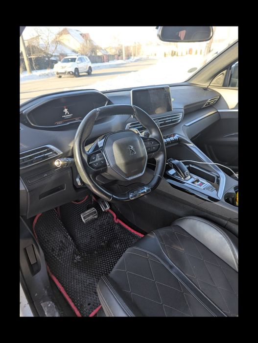 Продам Пежо 5008