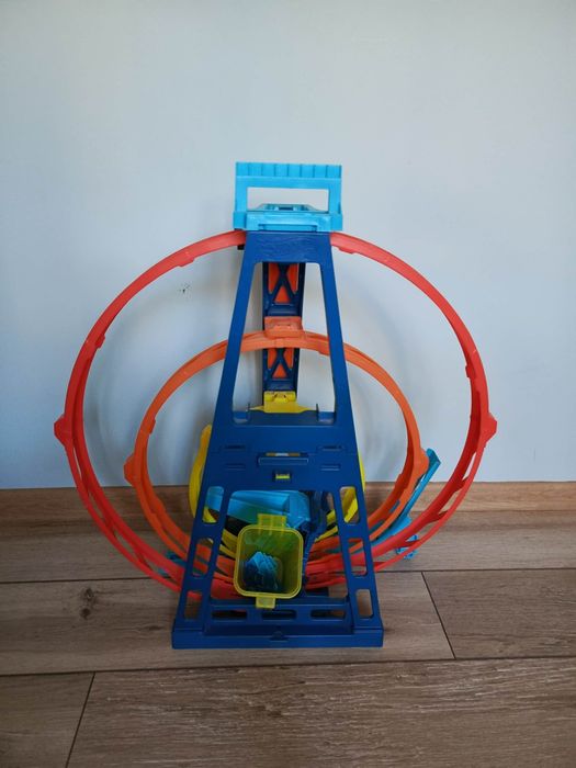 Zestaw dwóch torów Hot Wheels: