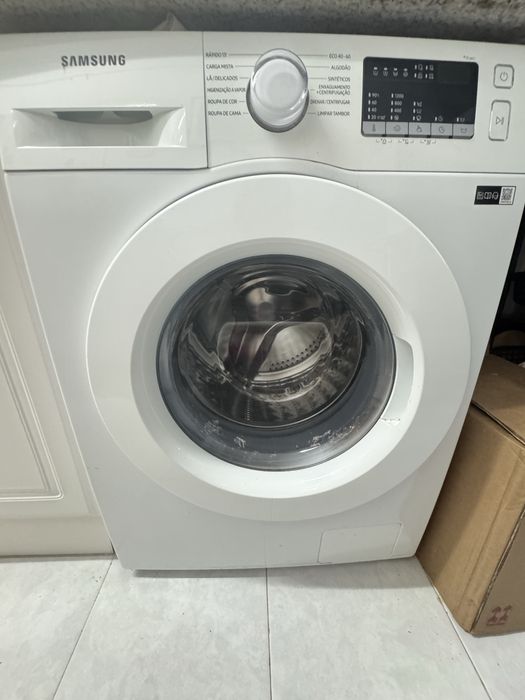 Maquina de lavar roupa