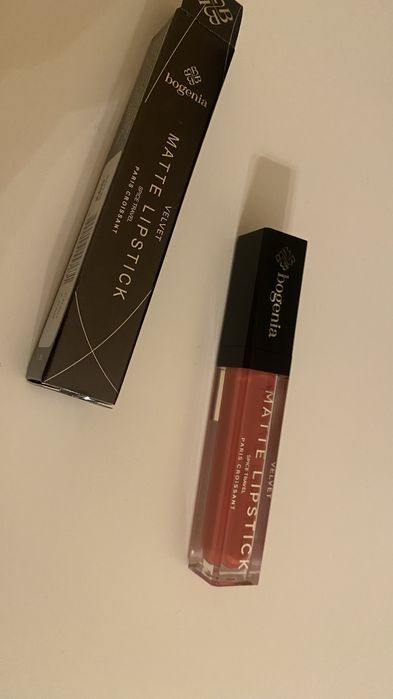 Pomadka matowa w plynie Bogenia 002 Paris Croissant Velvet matte