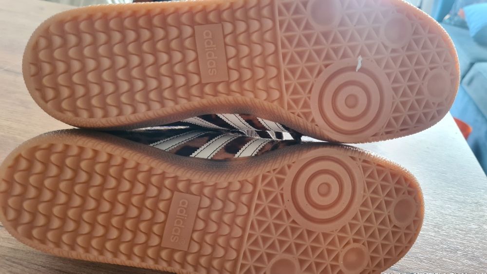 Buty Adidas r. 40 Nowe (39)