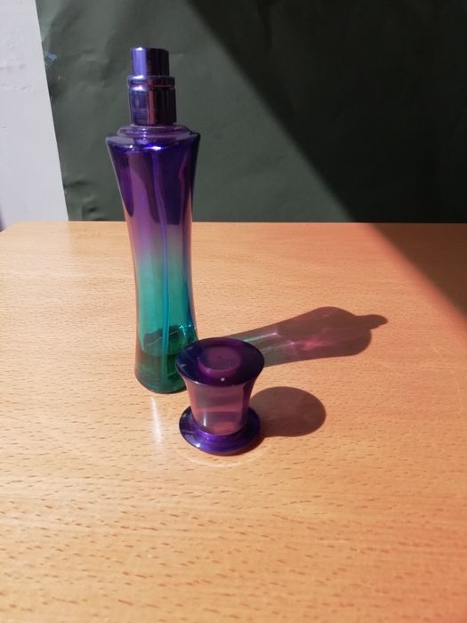 Conjunto de perfume e relaxante de banho.