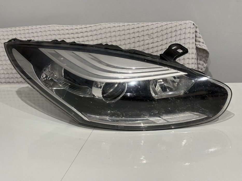 Lampa przod renault megane III lift