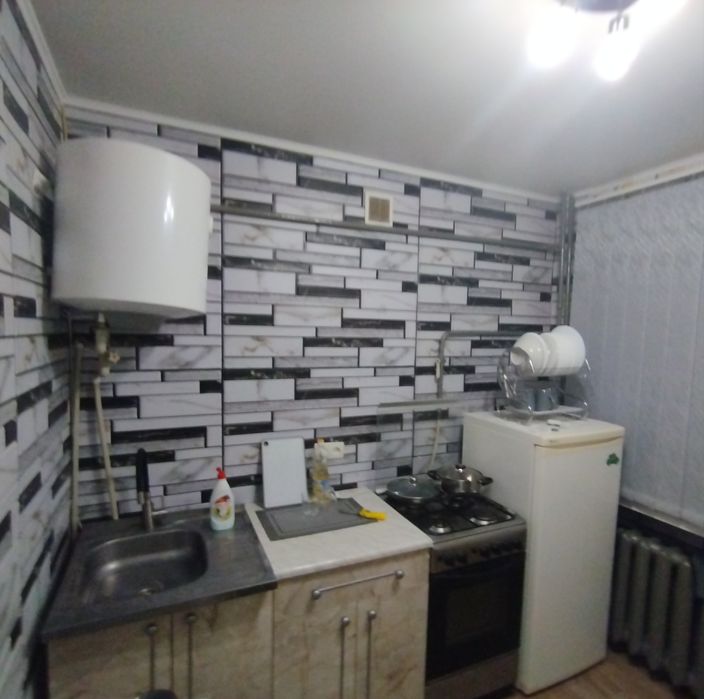 Здається квартира подобово, 1 поверх.