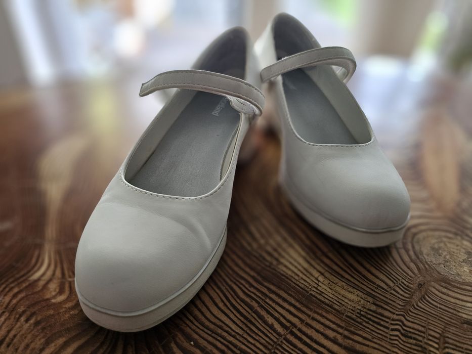 Buty do I Komunii dla dziewczynki