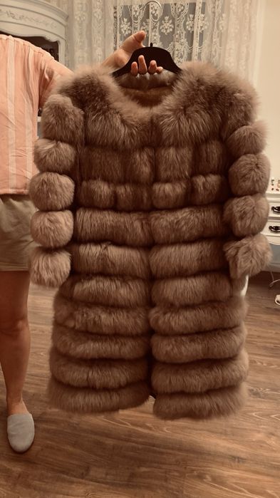 Шуба- куртка песцовая