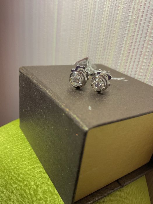 Сережки золотые бриллианты. Кульчики диамант. Серьги золото. Новые.