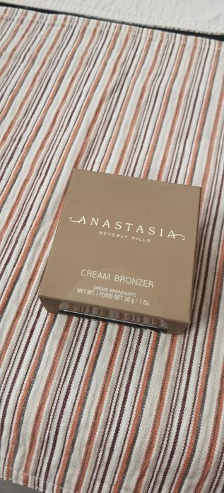 Anastasia bronzer cremowy golden tan