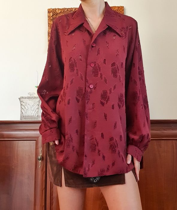 Bordowa koszula we wzory vintage