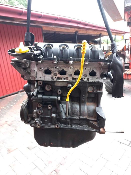 Dacia Sandero двигатель 1,2і D4F 732