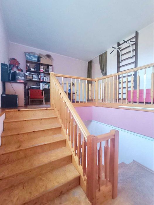 ПРОДАЖ 2поверх.будинку ЗАХОДИ/ЖИВИ. 3 санвузли, 2 гаража, утеплений