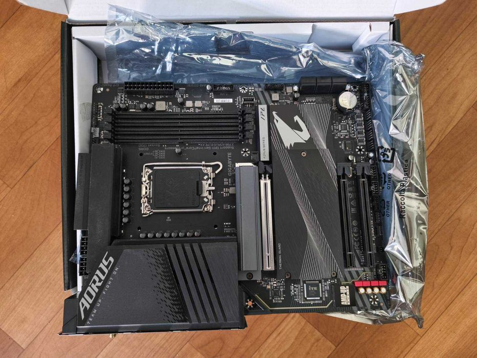 Материнская плата Z790