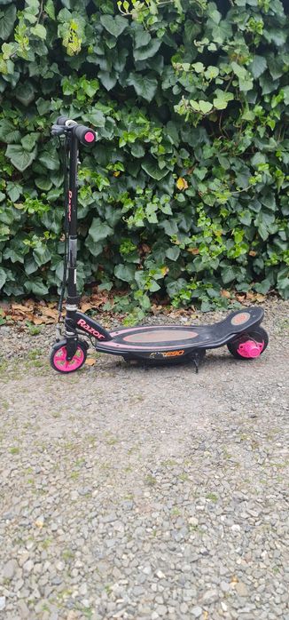 Hulajnoga elektryczna Razor