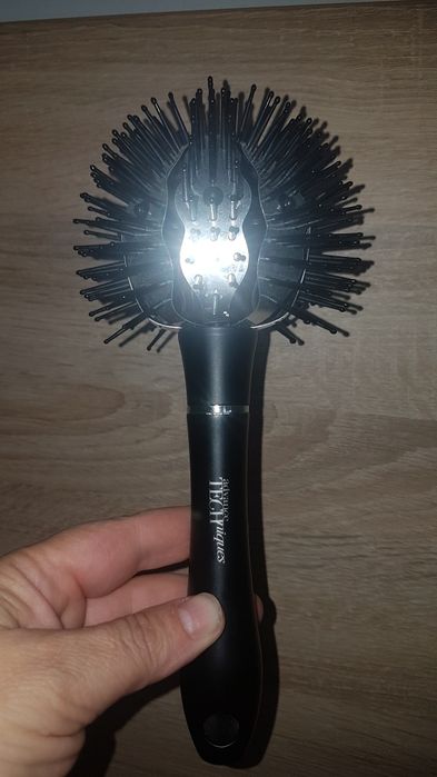Kulista szczotka Avon