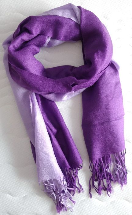 Szal cieniowany fiolet ombre frędzle