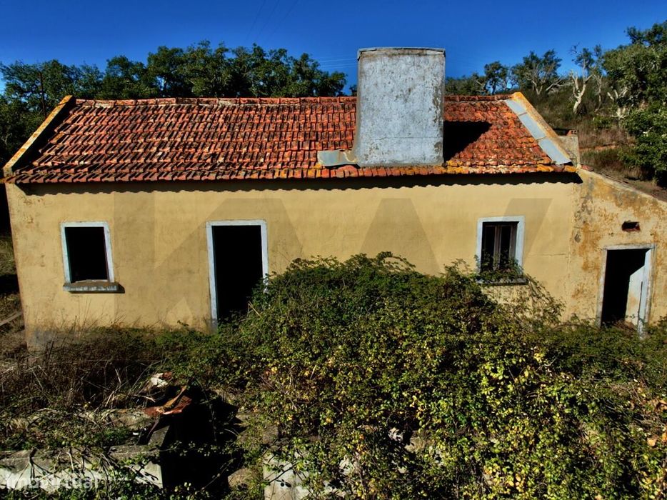 Monte da Figueirinha Nova com 3 ha e habitação em S. Bartolomeu da Ser — Santiago Do Cacém, Santa Cruz E São Bartolomeu Da Serra, Setúbal