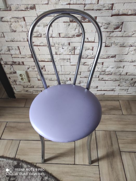 Кухонный стол и стулья