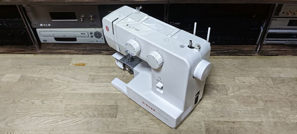 Швейна машинка Singer 1409