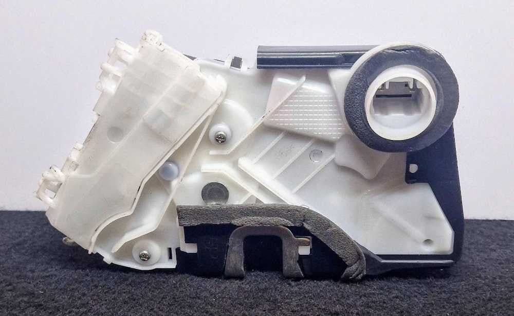 Fechadura / Fecho Porta Frente Direito V51-11150 - TOYOTA YARIS