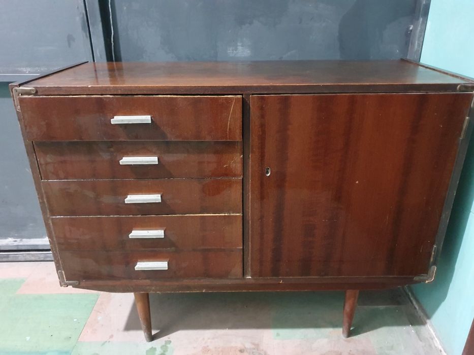 Тумба полированная СССР даром, самовывоз, до 1.05.26  актуально.