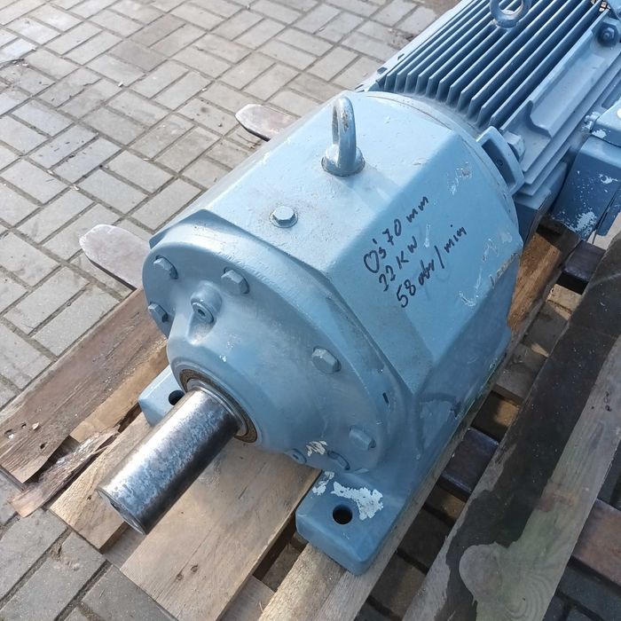 Motoreduktor Sew 22kw 58 obr/min oś 70mm