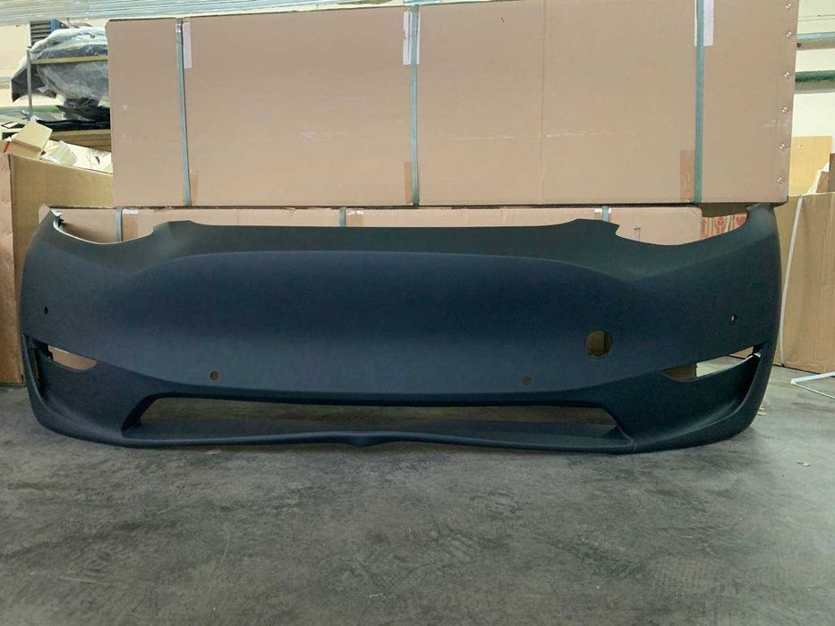 Бампер передней Tesla model Y  2020 2021 2022 2023