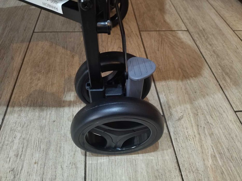Wózek Parasolka Bebeconfort Rainbow Graphite Bez Przednich Kół Opis!!