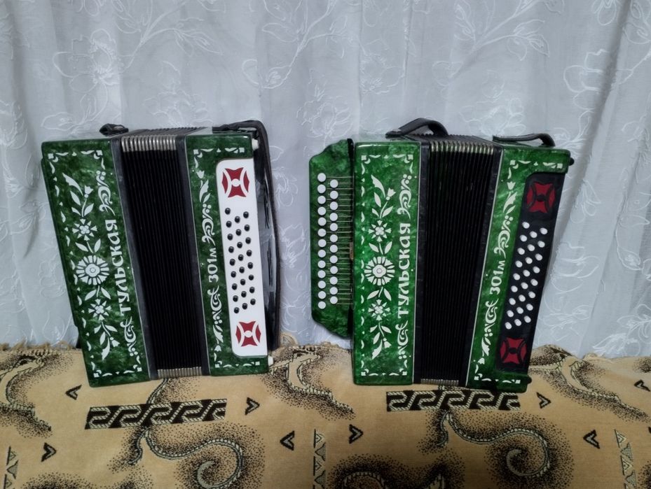 Продам гармонь гармошку