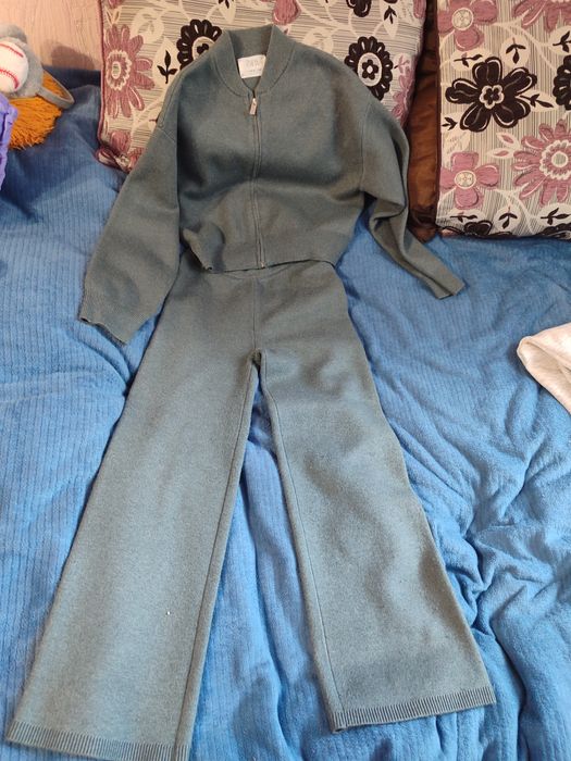 Продам женский вязаный костюм ZARA