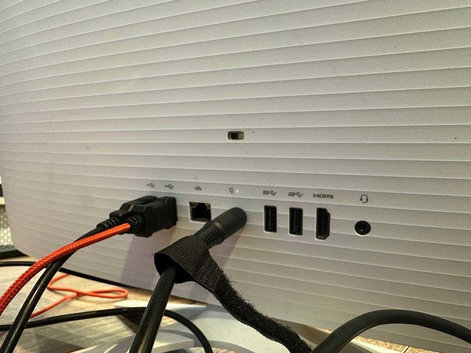 моноблок HP All-in-One 22-b022nw Full HD SSD