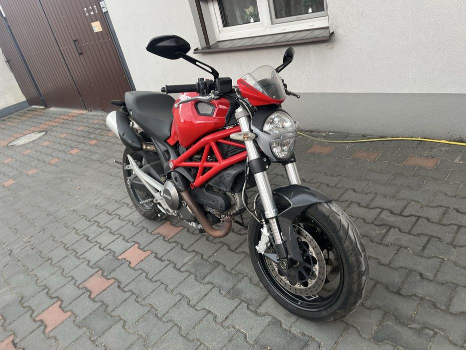 Ducati monster 696