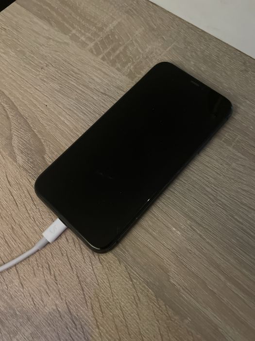 Iphone 11 (preto) bloqueado