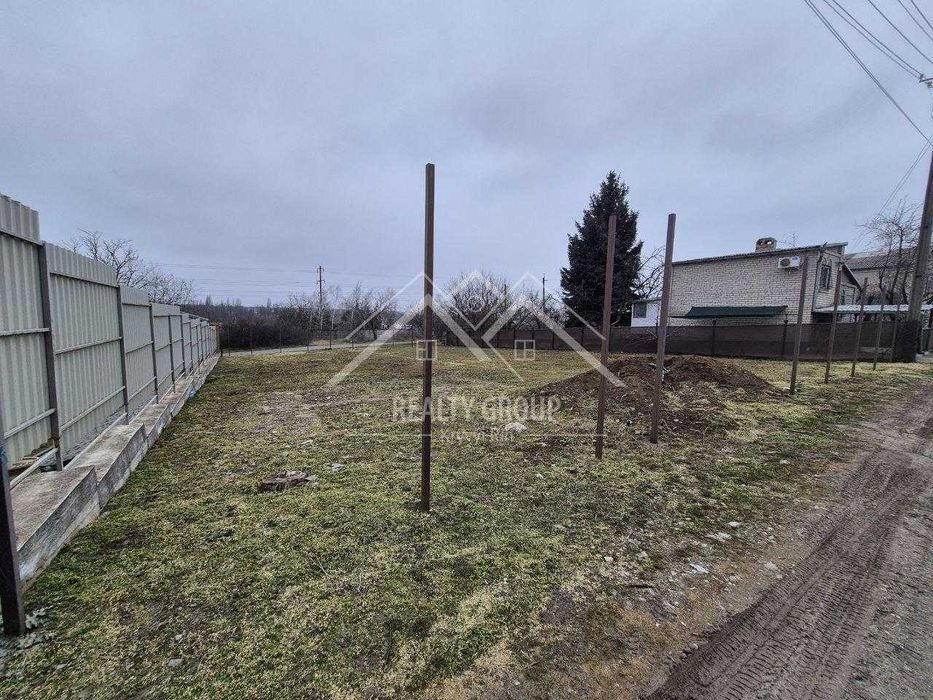 Продаж земельної ділянки біля річки (100 метрів)