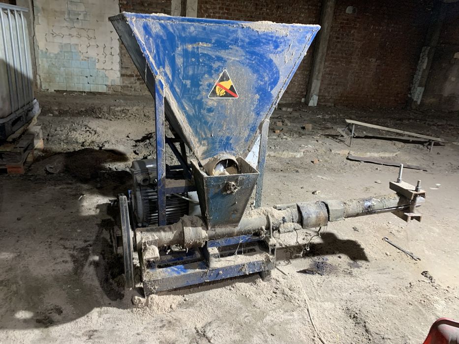 Прес для виготовлення брикету