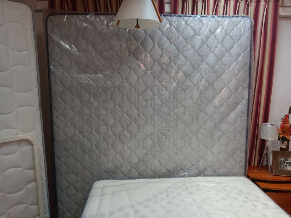 Colchão King Size 200 x 180,  NOVO