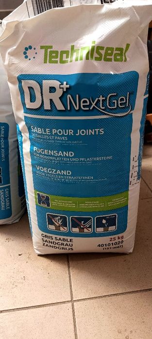 Piasek polimerowy fuga do kostki brukowej i płyt tarasowych