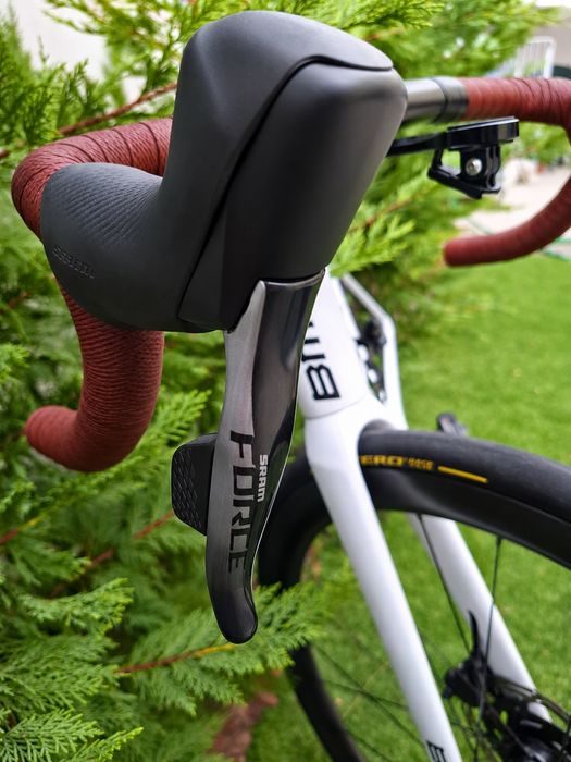 Rodas Carbono Zipp 404 Firecrest/303S + Grupo SRAM AXS