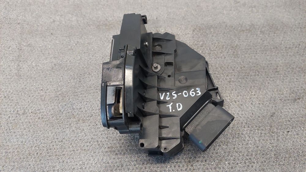 Fechadura / fecho porta trás direito FORD Fiesta VI (CB1, CCN)