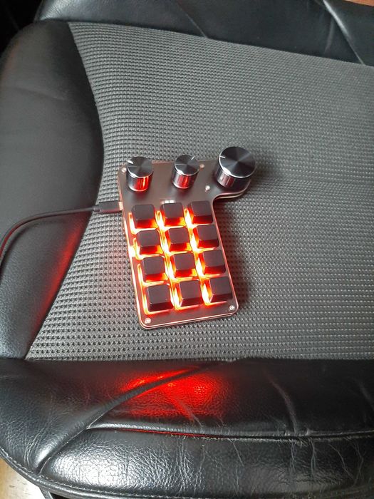 Панель з кнопками, Button Box